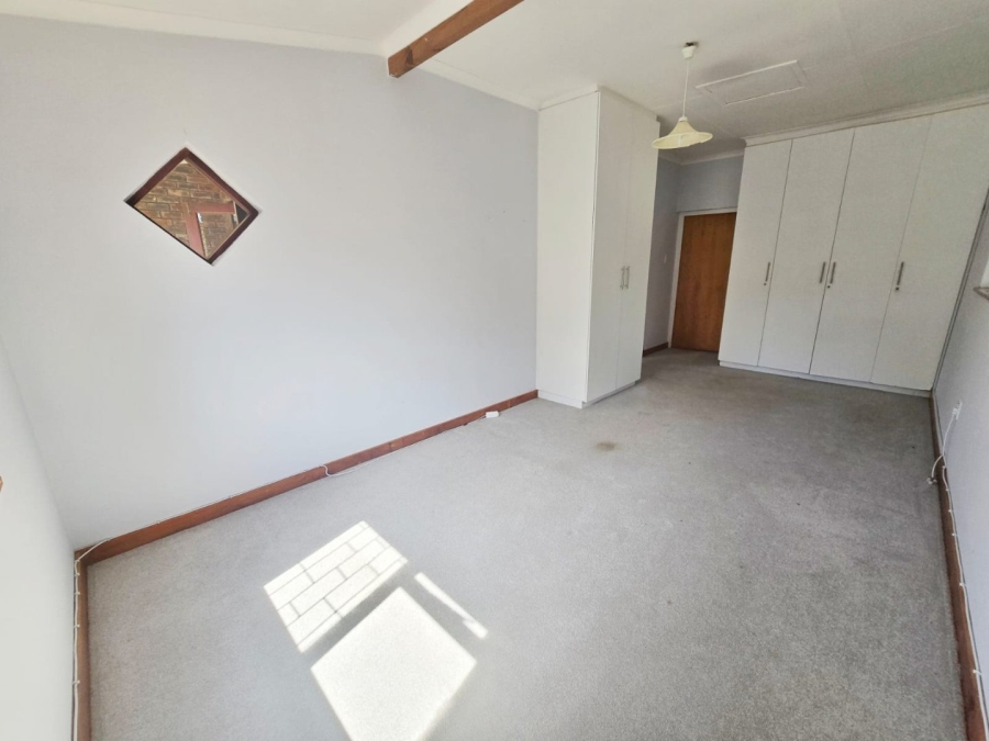 1 Bedroom Property for Sale in Hoekwil Western Cape